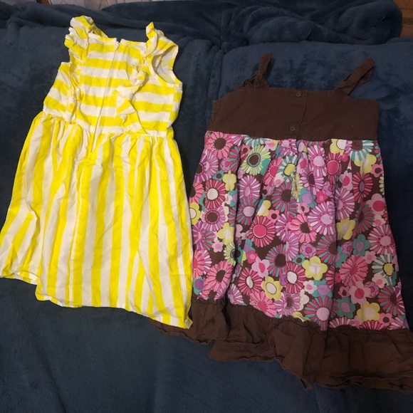 Warm weather dresses size 6-7 - Picture 2 of 2